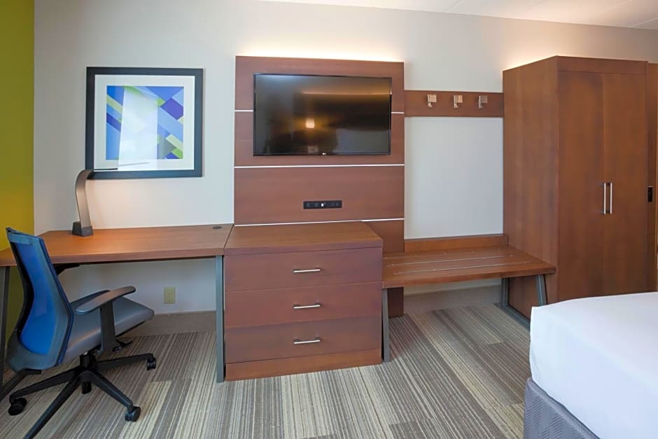 Holiday Inn Express Roseville-St. Paul