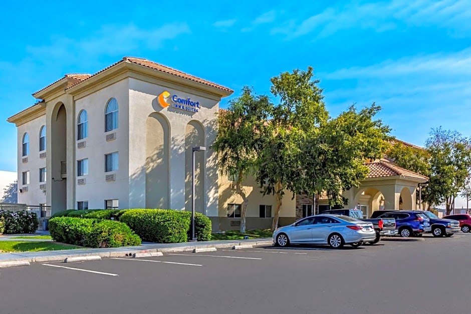 Comfort Inn & Suites Phoenix North / Deer Valley