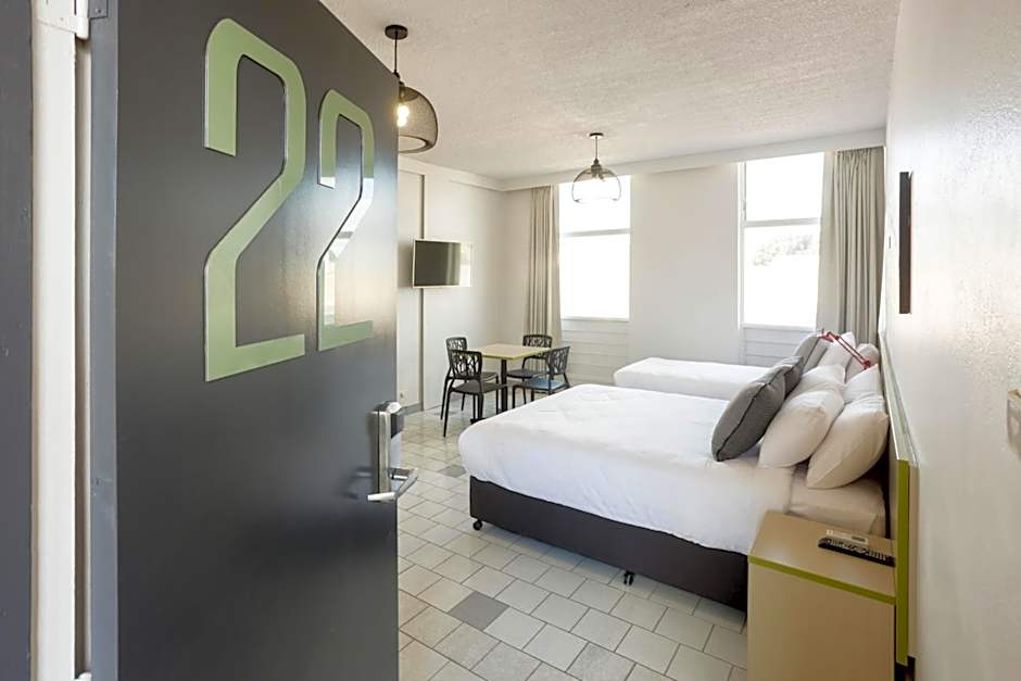 Nightcap at Emerald Star Hotel