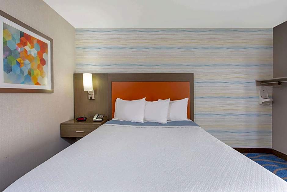 Days Inn by Wyndham Lanham Washington DC