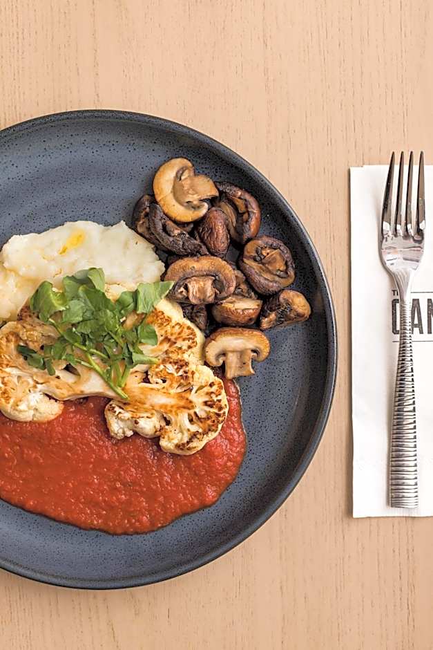 DoubleTree by Hilton Kingston