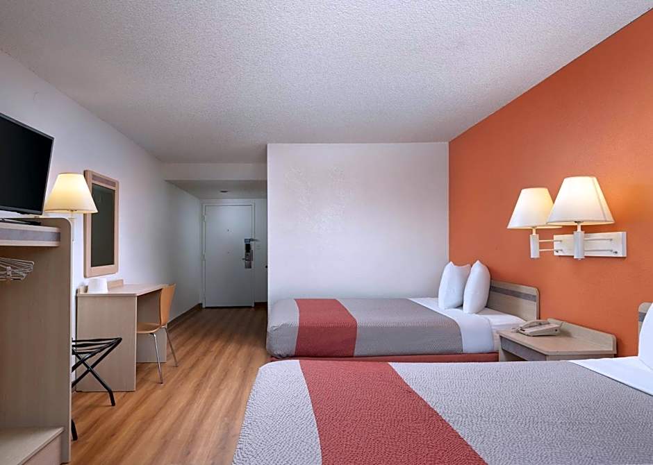 Motel 6-San Simeon, CA - Hearst Castle Area