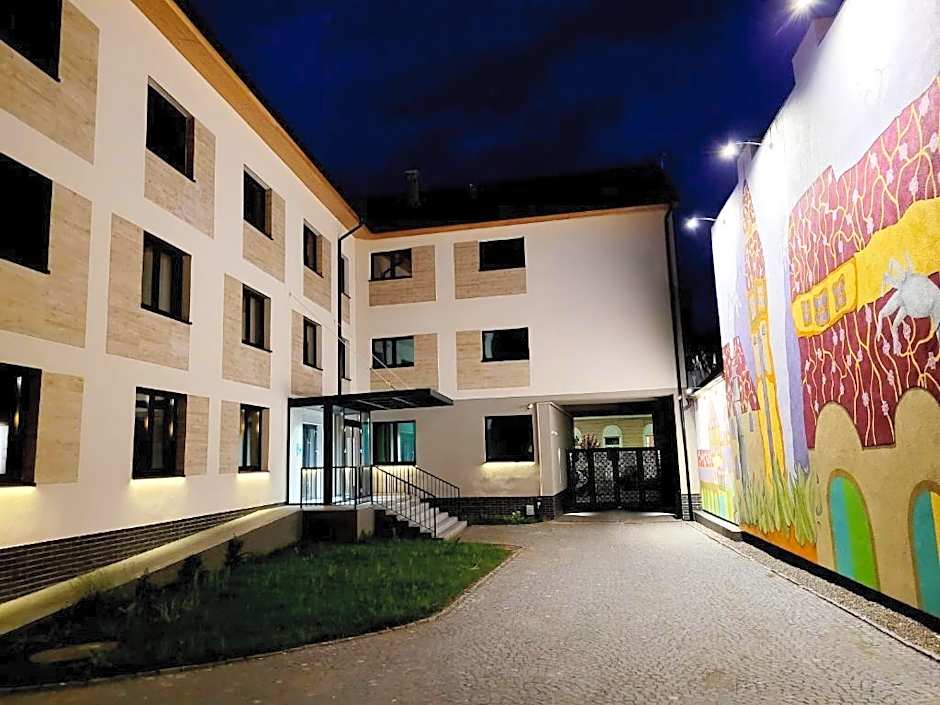 H11 Downtown Apartments