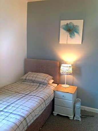 Single Room with Shared Bathroom