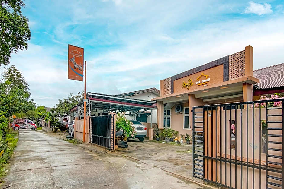Hotel O Nayla Homestay Syariah Near Koro Koro Panam, Karaoke, Pool, & Cafe