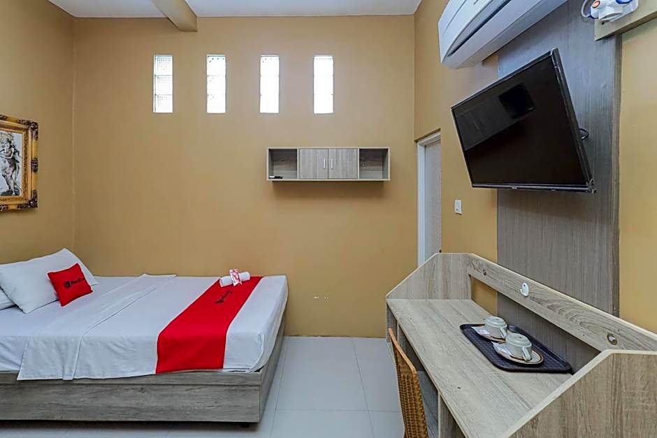 RedDoorz Syariah @ House Of Melati Kepanjen