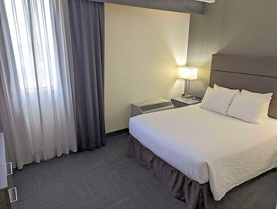 Best Western Plus Toronto Airport Hotel