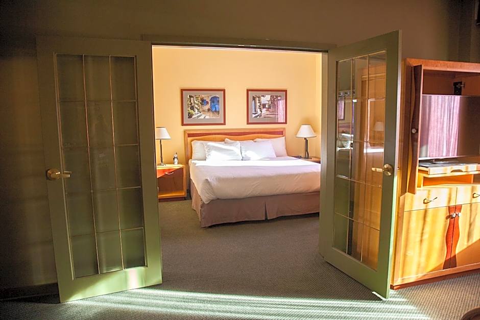 Medicine Hat Lodge, Trademark Collection by Wyndham