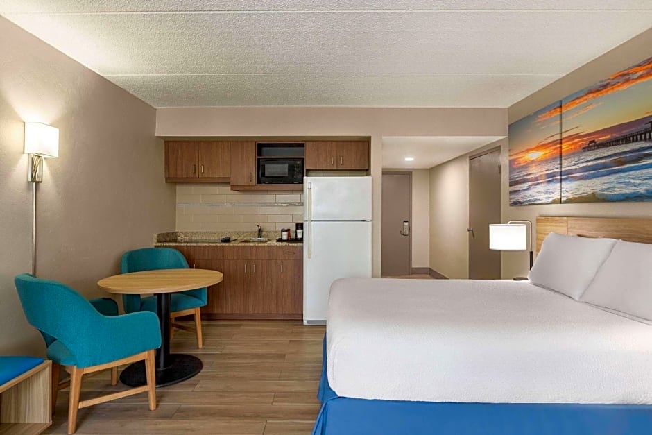 Days Inn by Wyndham Cocoa Beach Port Canaveral