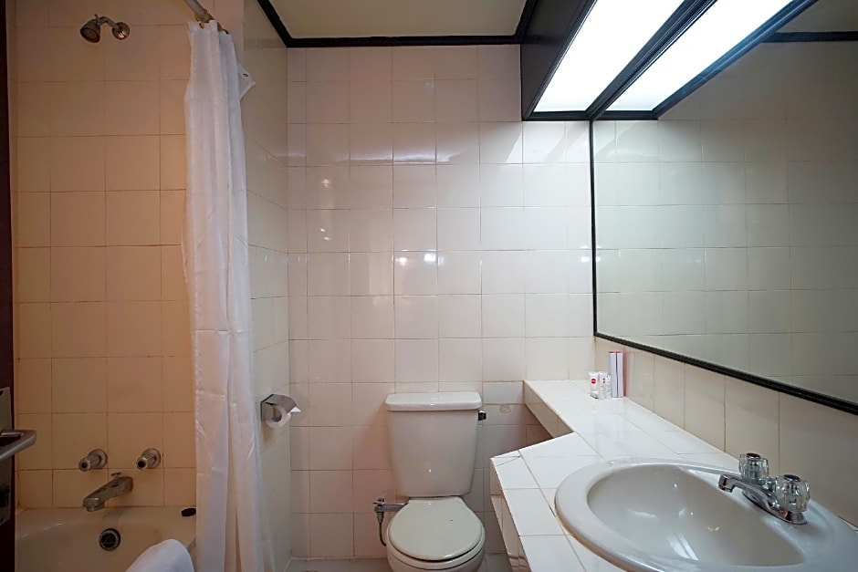 OYO 1735 Adika Bahtera Hotel