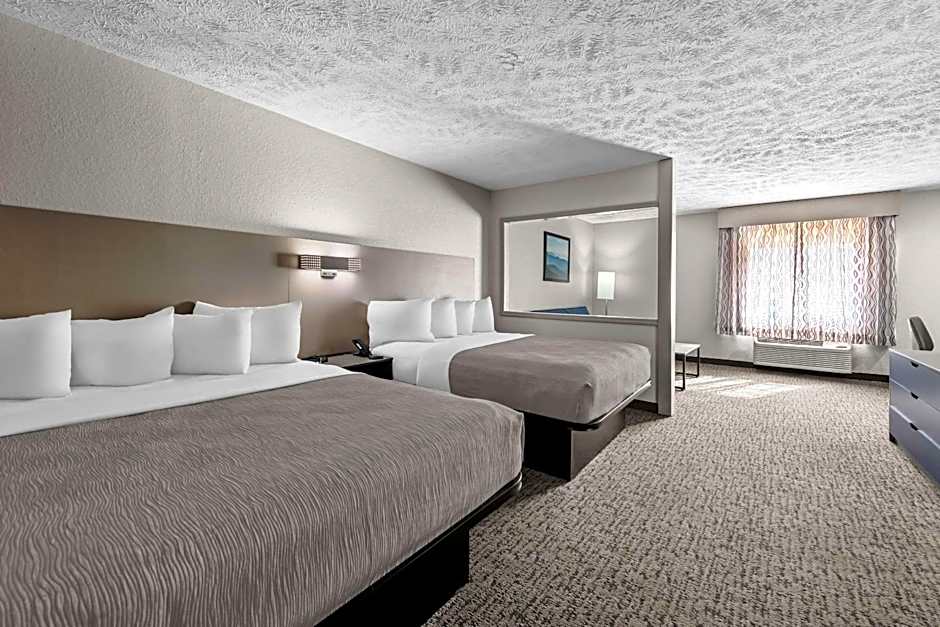 Quality Inn & Suites At Dollywood Lane