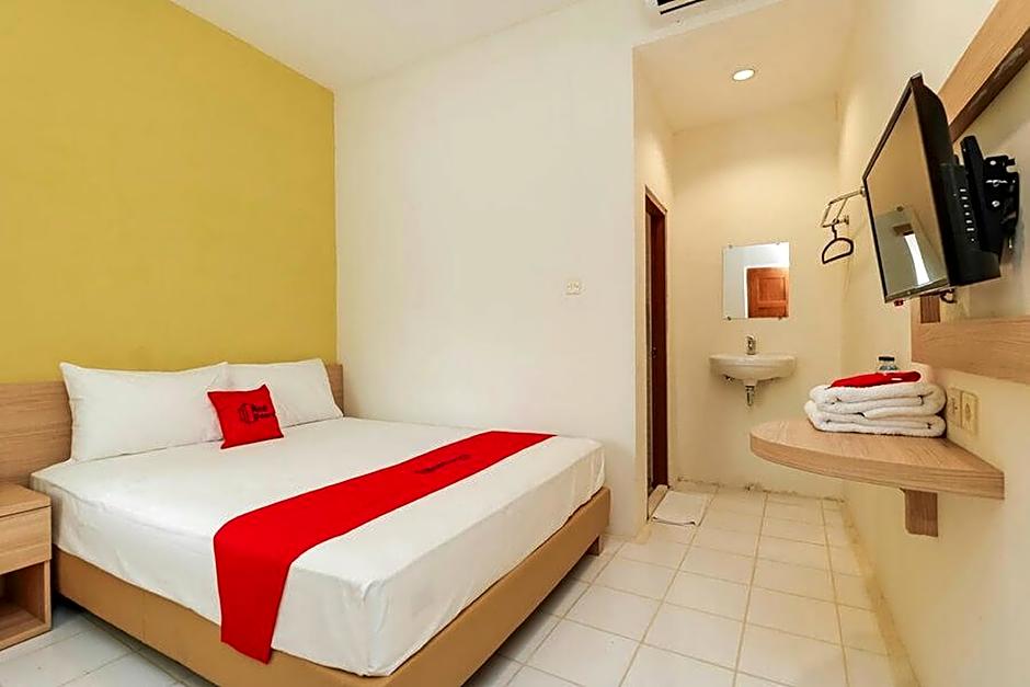 RedDoorz Plus @ Slamet Riyadi