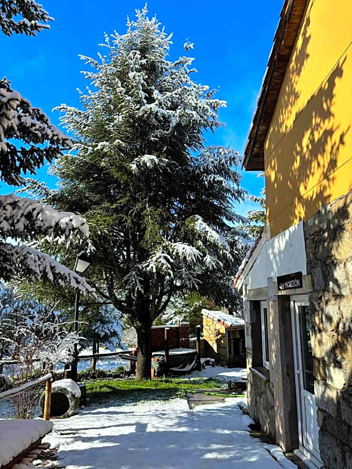 ALTOGREDOS Hotel Rural y apartamentos turísticos