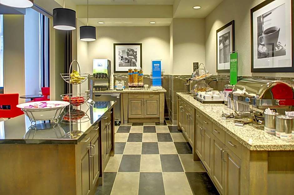 Hampton Inn By Hilton and Suites Roanoke-Downtown, VA