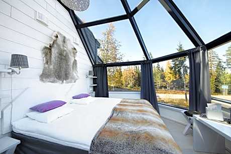 Santa's Hotel Aurora & Igloos
