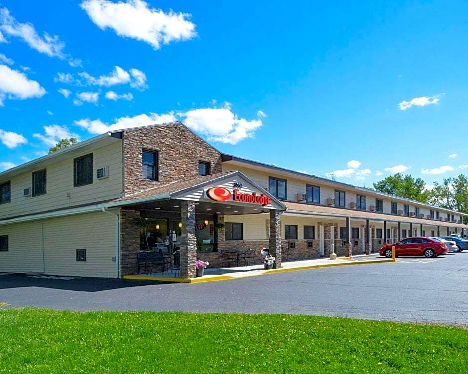 Econo Lodge Rochester I-90 & I-390