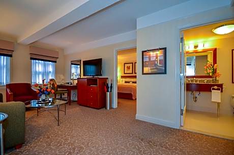 Premier King Suite