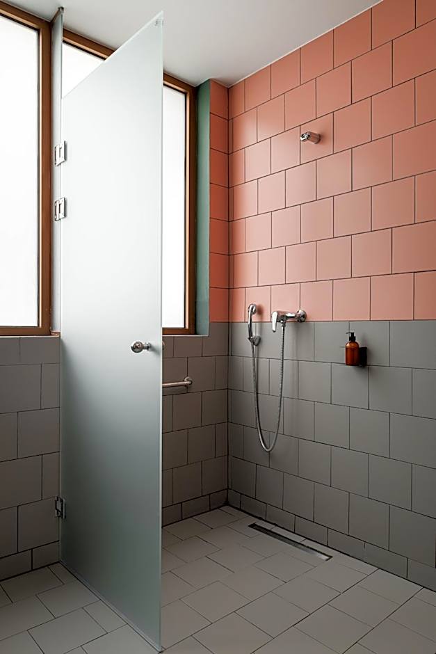 Zeus is Loose Hostel