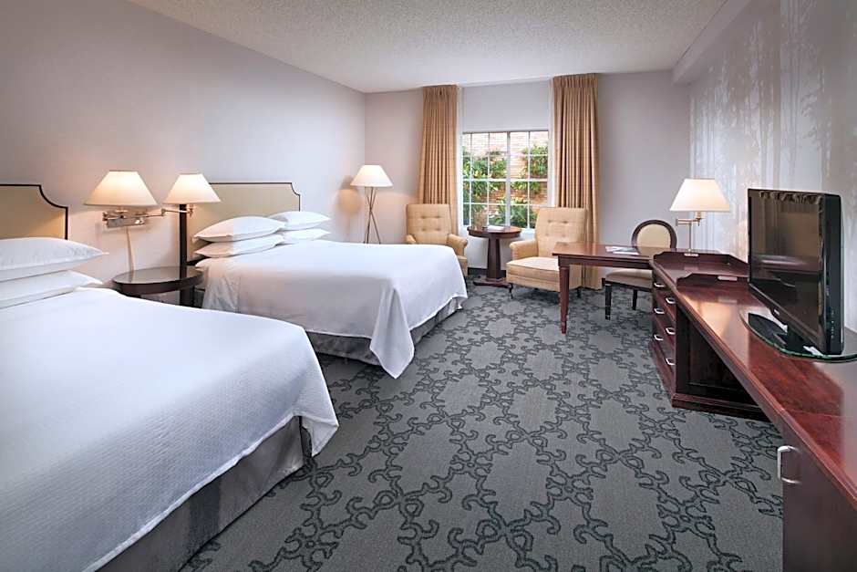 Anaheim Majestic Garden Hotel