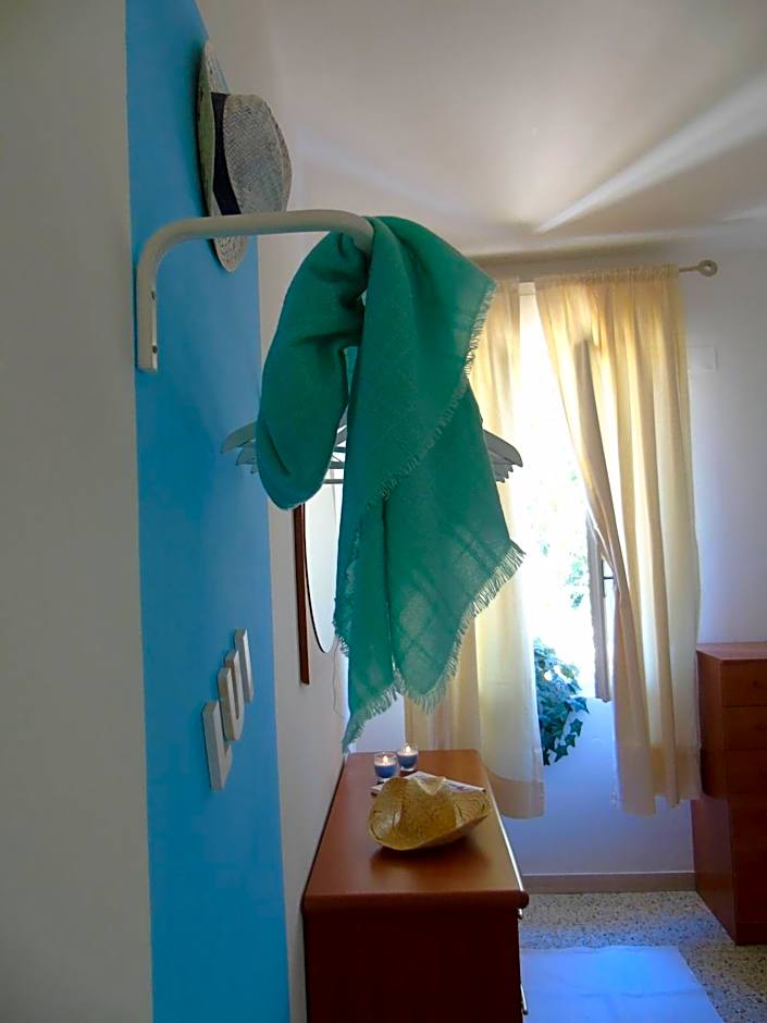 On Holiday Between Sky And Sea geco Di Campiglia pet friendly big garden