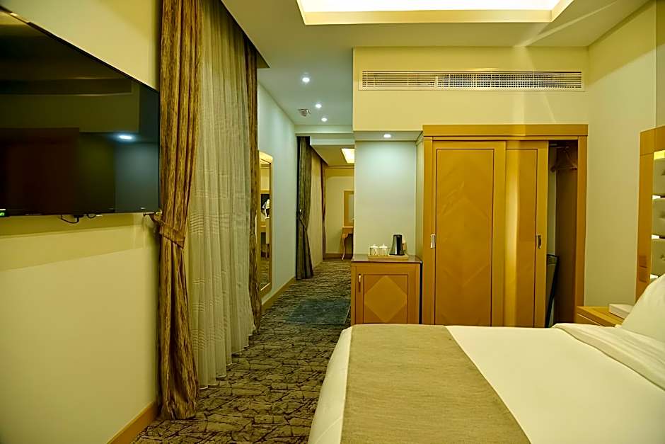 Muscat Plaza Hotel