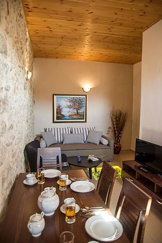 Porto Enetiko Suites