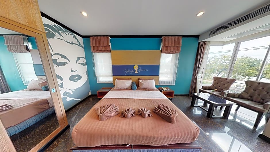 The River Scene Hotel