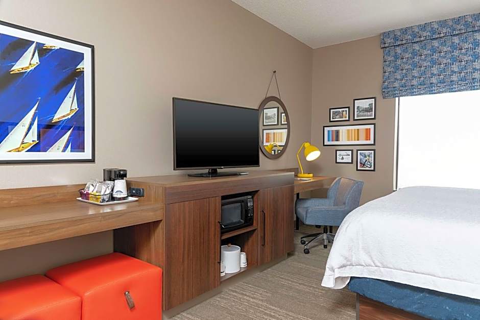 Hampton Inn By Hilton Warsaw