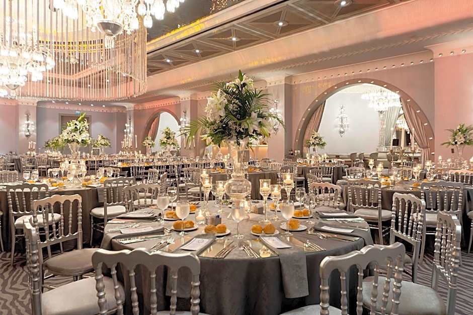 Wyndham Grand Istanbul Kalamis Marina Hotel