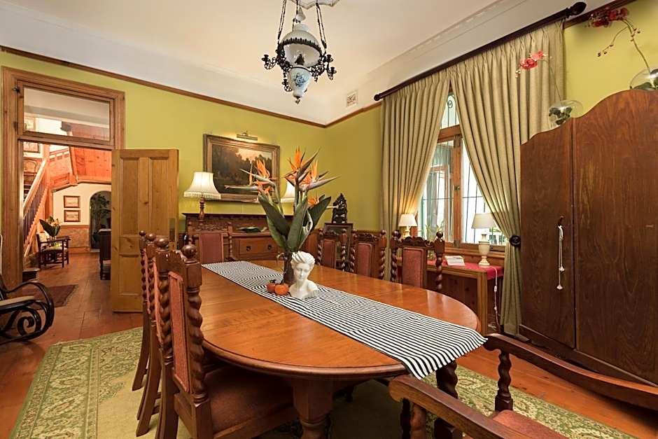 Royston Hall Historical Guesthouse