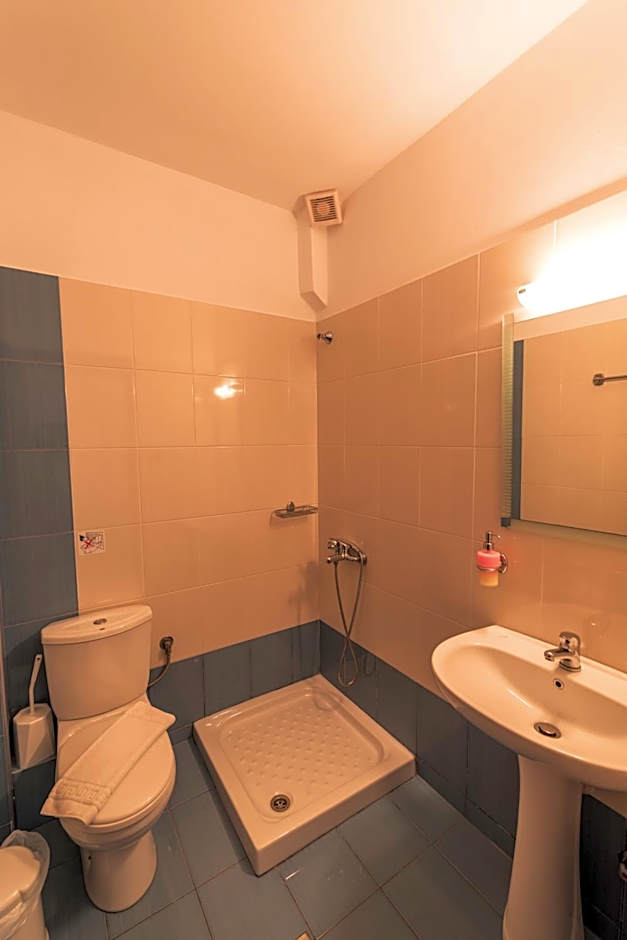 Zeus Apartments