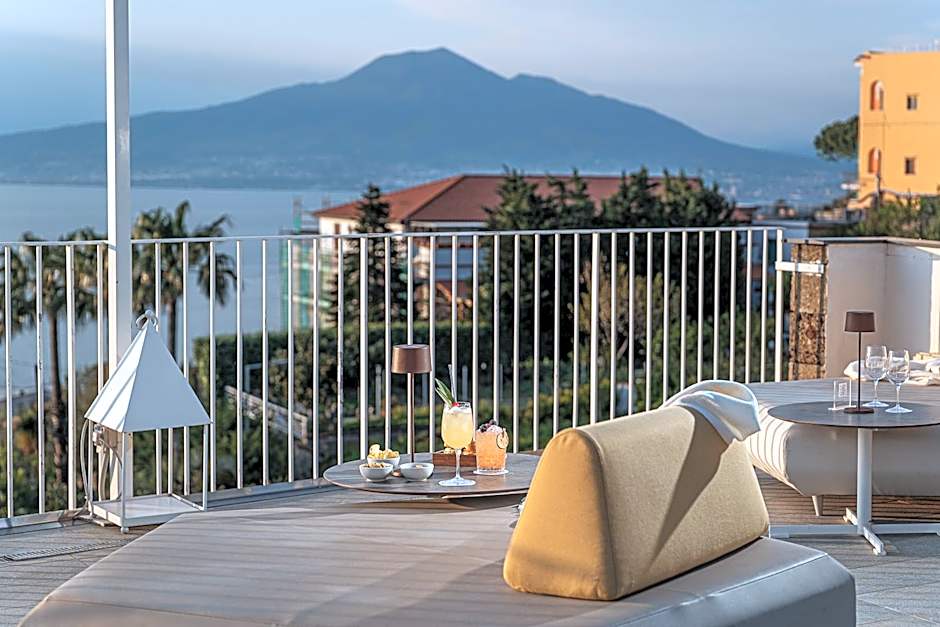 Domo 20 Hotel & Rooftop