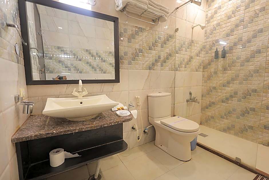 Hotel Krishnam Vrindavan – Near Banke Bihari Temple