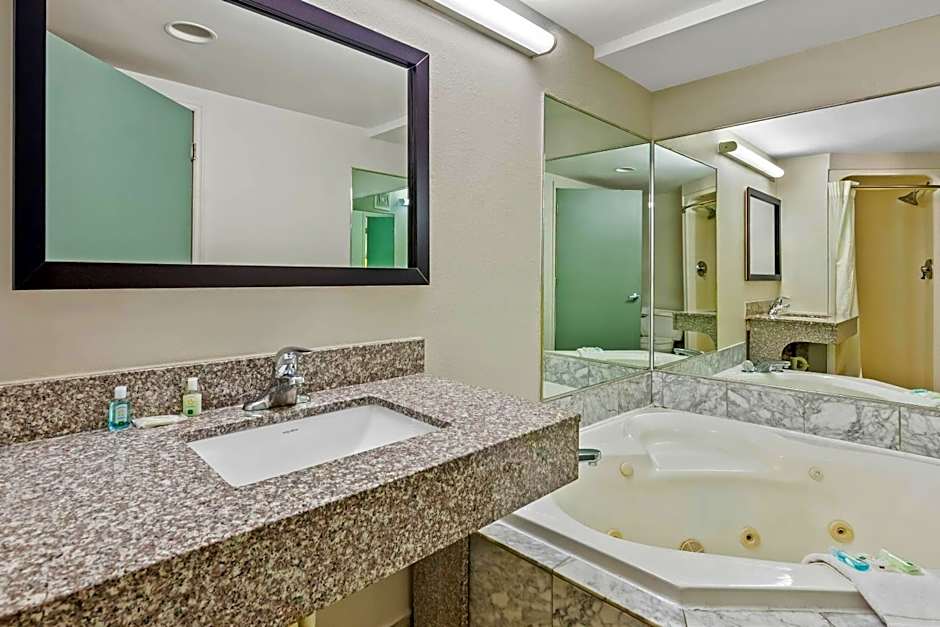 Quality Inn Hillsville