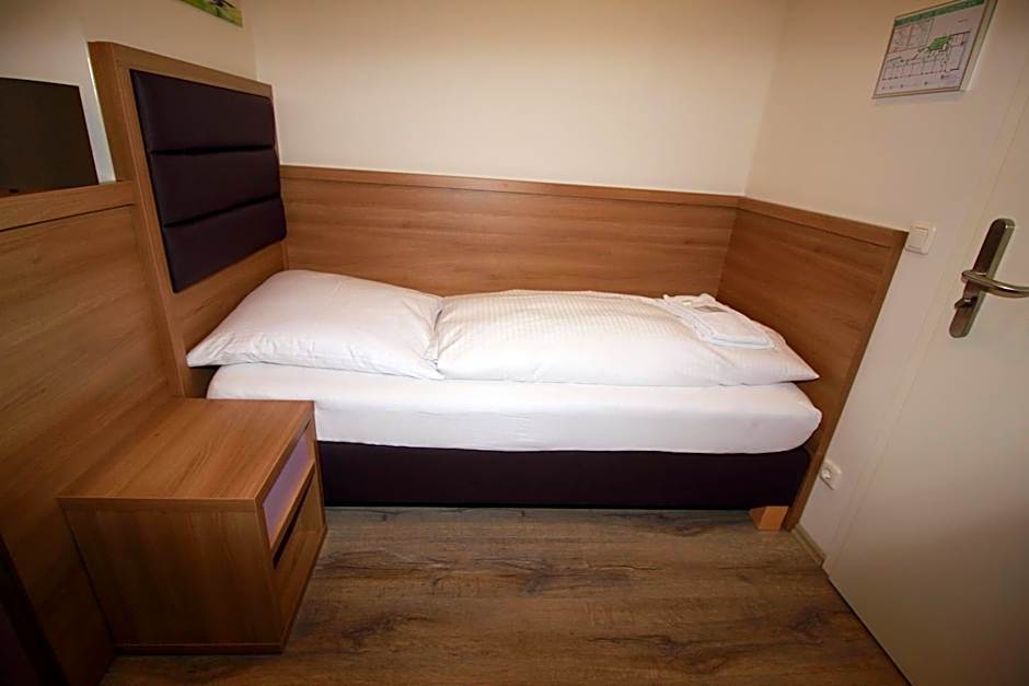 Slamba Hostel