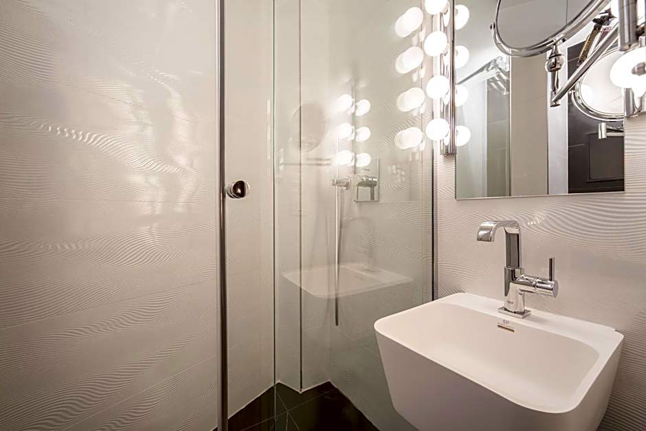 Hotel La Parizienne By Elegancia