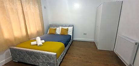 Double Room with Shared Bathroom