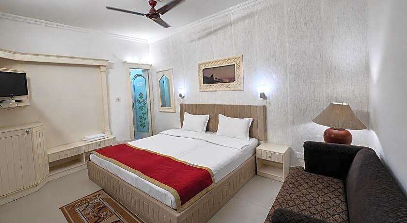 Hotel Kamal ( Nearest to Taj Mahal )