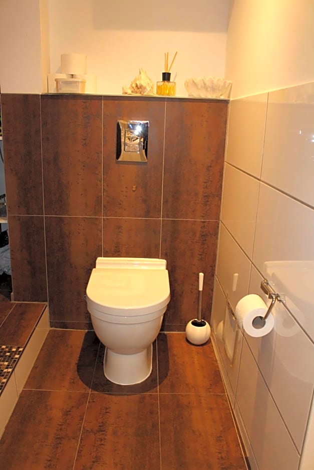 ROOMS in SHARED HOUSE SAARBRUCKEN Center