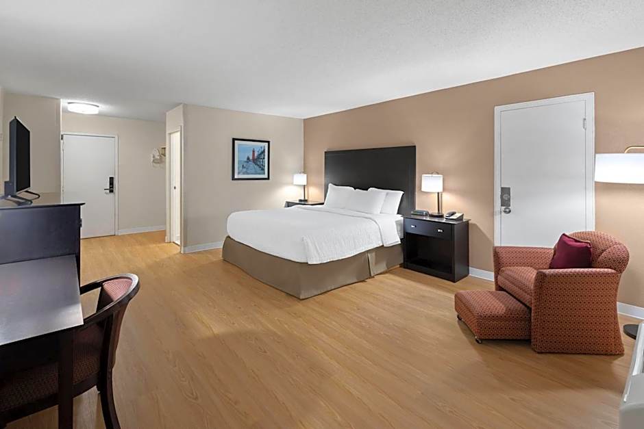 Ramada Hotel & Conference Center by Wyndham Grayling