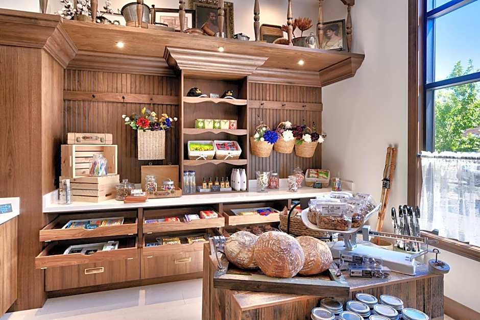 THE ADVENIRE, AUTOGRAPH COLLECTION