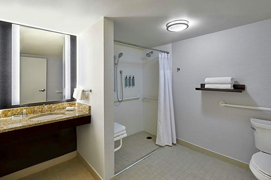 Courtyard by Marriott Pleasanton