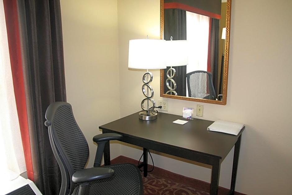 Hampton Inn & Suites Memphis East