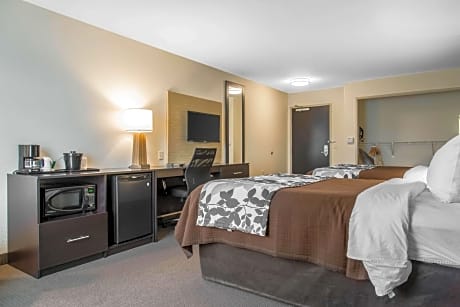 2 Queen Beds, Nonsmoking, Accessible