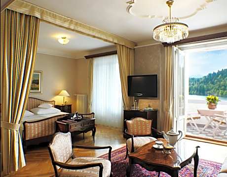 Special Offer - Suite with Lake View and New Year's Package