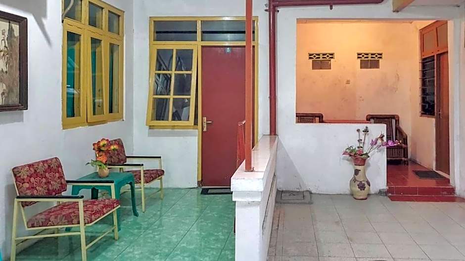 Hotel Jaya Kusuma near Candi Prambanan