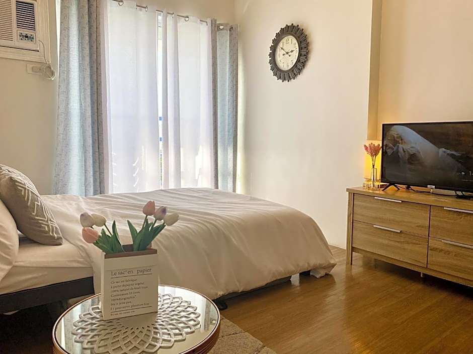 Serenity Stay Condo at 19th floor The Loop Tower Limketkai Center Lucky 19