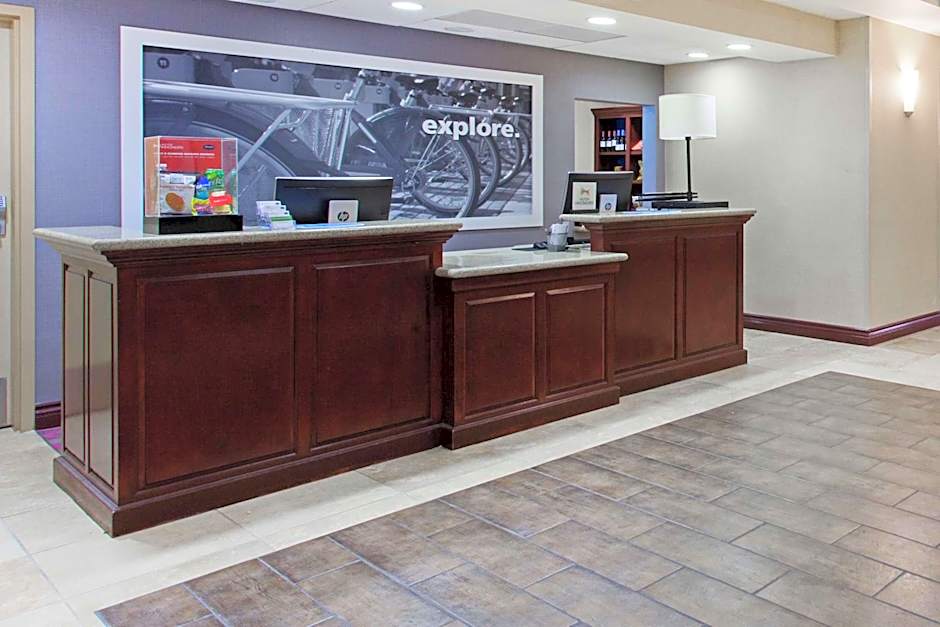 Hampton Inn By Hilton And Suites Oakland Airport Alameda