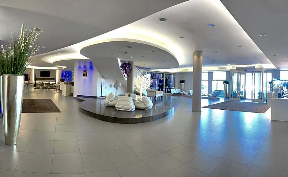 Yes Hotel Touring & SPA