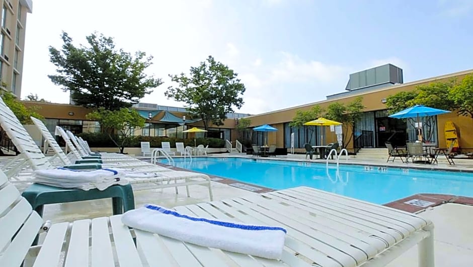 Magnuson Grand & Conference Center Somerset-Bridgewater